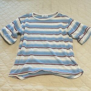 Women’s short sleeve buckle size medium coco & main summer sweate, like new